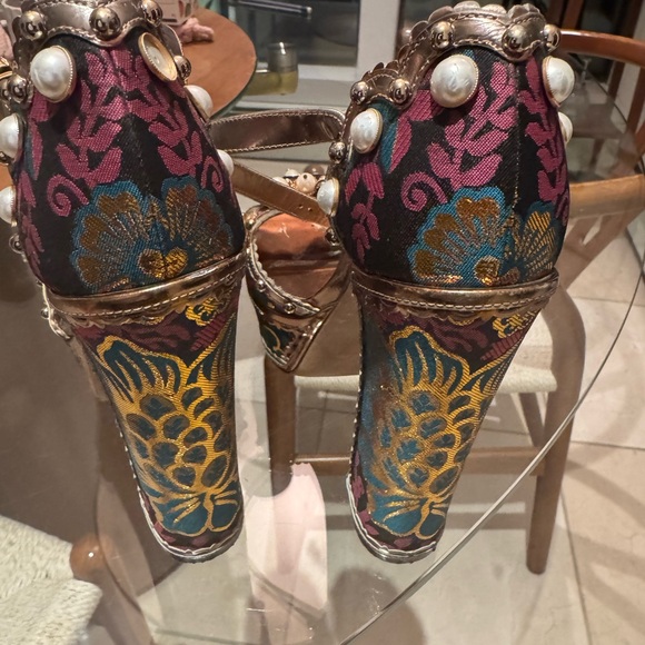 Dolce & Gabbana Pearl Embellished Gold Heels - Picture 3 of 4